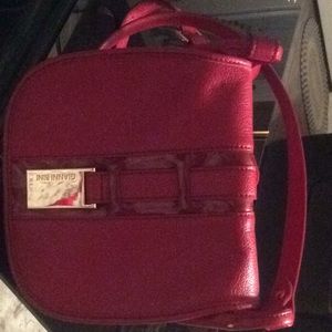 Red Cross body Gianni Bini Purse